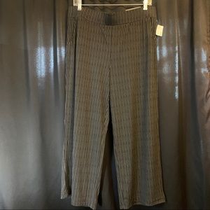Black pinstripe pants size L 95% polyester pockets